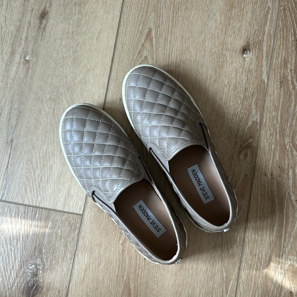 Women’s Steve Madden sneakers